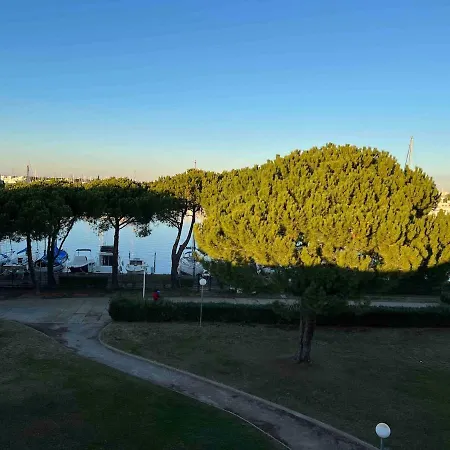 Le Belle Vue Apartment *